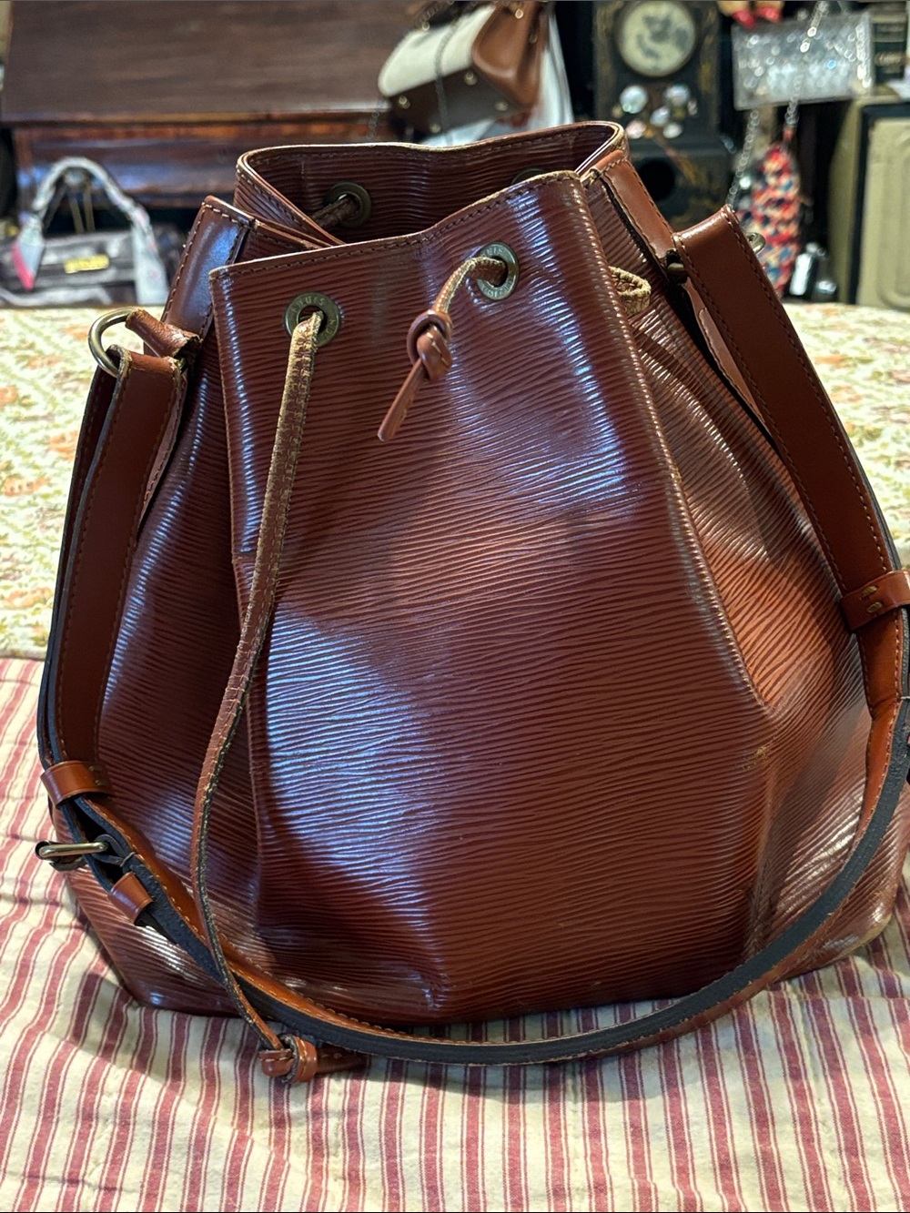 Vintage Louis Vuitton Brown Epi Petite Noe Leather Bucket Shoulder Bag